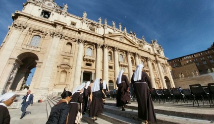 NOSOTRAS, LA IGLESIA CON EL PAPA FRANCISCO