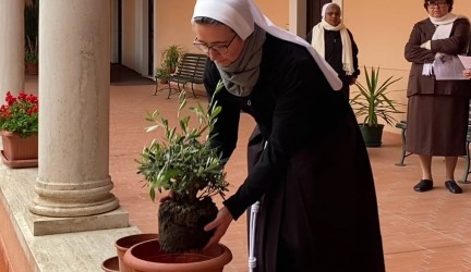 NA SAGRADA TERRA DE NOSSA AMADA BADIA,NELLA TERRA SACRA DELLA NOSTRA CARA AMATA BADIA,