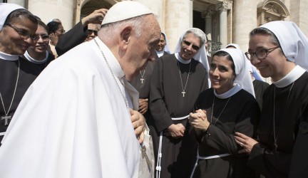 SEMPRE UNIDAS E EM COMUNH&Atilde;O COM O PAPA FRANCISCO!